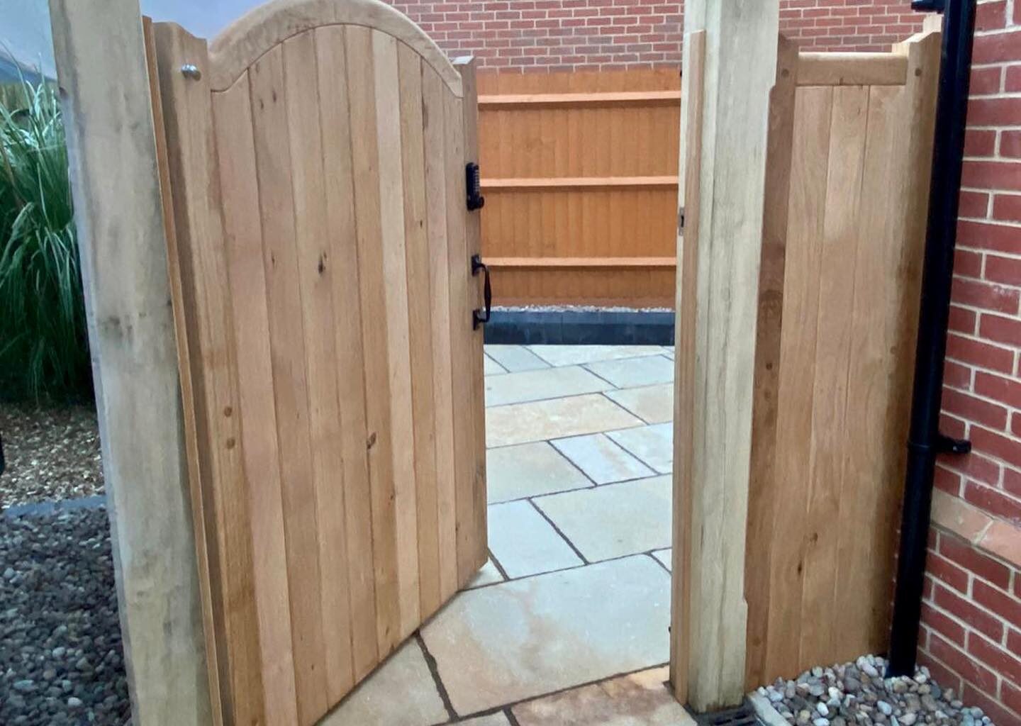 Curve Top Gate Roger Gladwell Timber Frame Construction